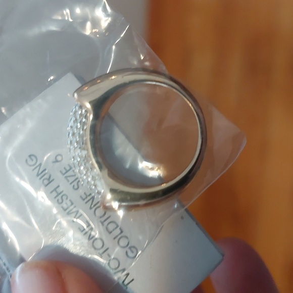 💚5/$25 Avon Sealed Two-tone Mesh Ring Goldtone Size 6 - Picture 4 of 8